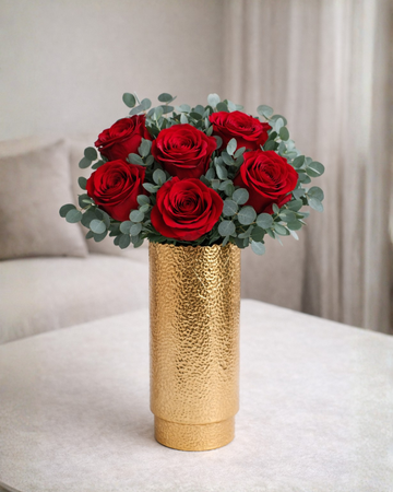 Afrodita Rouge – Ramo con Jarrón Dorado